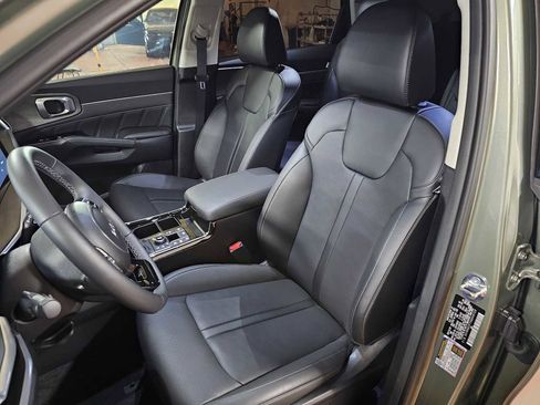 Used 2025 Kia Sorento SX image 25