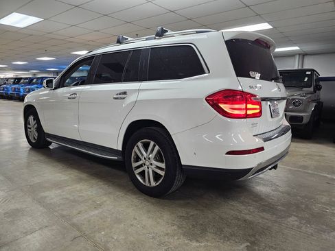 Used 2015 Mercedes-Benz GL 320 BlueTEC 4MATIC image 3