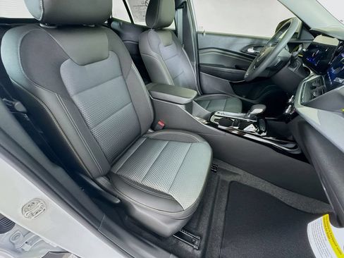 New 2026 Chevrolet Trax LT FWD image 27