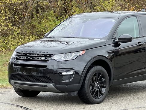 Used 2018 Land Rover Discovery Sport HSE image 11