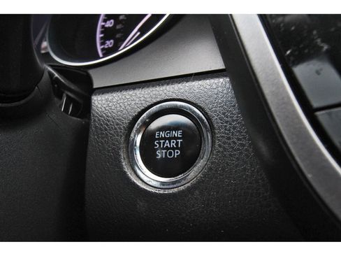 Used 2018 Toyota Camry L image 29