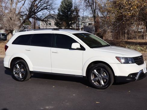 Used 2017 Dodge Journey Crossroad image 2