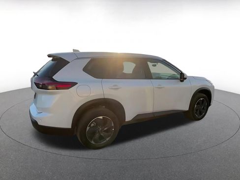 Used 2025 Nissan Rogue SV FWD image 15