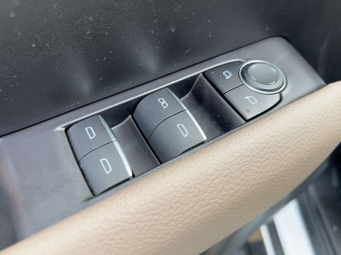 Used 2024 GMC Canyon Denali image 21