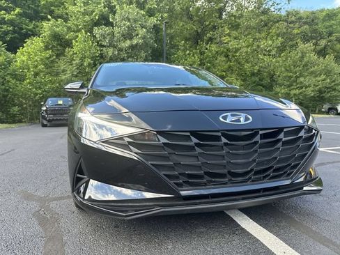 Used 2023 Hyundai Elantra SEL FWD image 11
