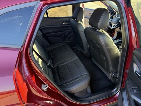 Used 2024 Chevrolet Trax ACTIV w/ Sunroof Package image 14