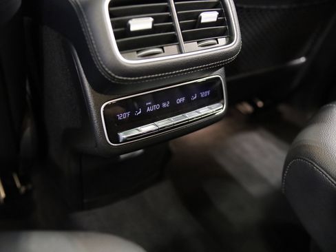 Used 2024 Mercedes-Benz GLS 450 4MATIC image 38