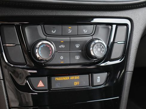Used 2019 Buick Encore Preferred AWD/4WD image 17