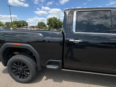 Used 2023 GMC Sierra 2500 Denali w/ Denali Black Diamond Edition AWD/4WD image 23