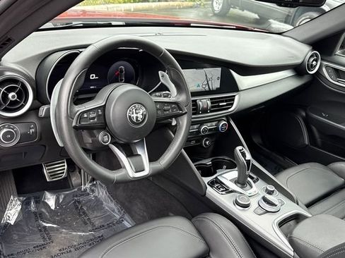 Used 2024 Alfa Romeo Giulia Veloce image 20