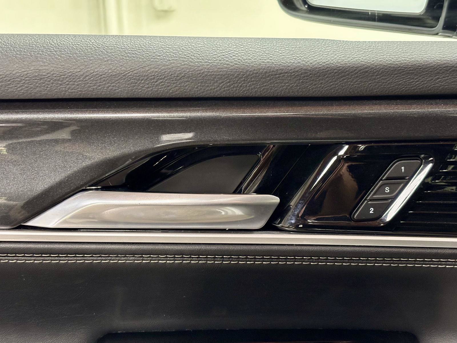 Used 2022 Jeep Wagoneer Series I AWD/4WD image 16