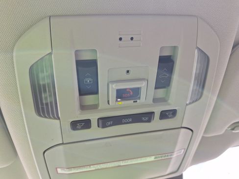 Used 2021 Toyota Highlander Platinum FWD image 28