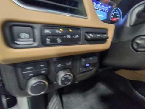 Used 2021 Chevrolet Tahoe Premier w/ Premium Package image 11