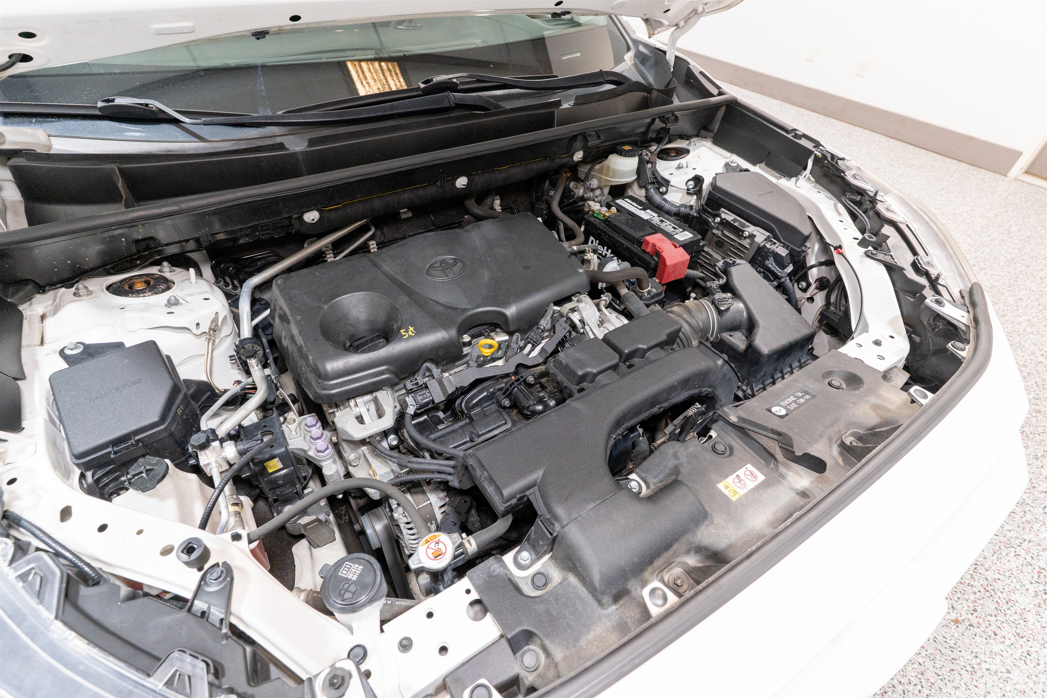 Used 2019 Toyota RAV4 XLE Premium FWD image 31