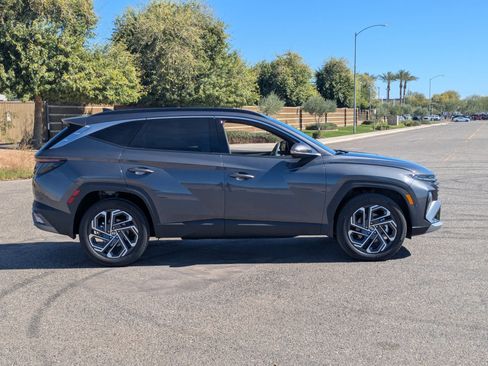 Certified 2025 Hyundai Tucson Limited image 2