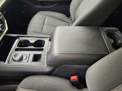 Used 2024 Ford Expedition XLT RWD image 13