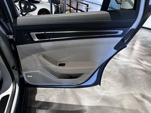 Used 2023 Porsche Panamera image 29