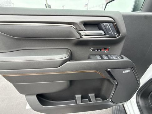 Used 2025 GMC Sierra 1500 AT4 w/ AT4 Premium Package AWD/4WD image 23