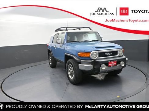 Used 2011 Toyota FJ Cruiser 4WD w/ Convenience Pkg image 1