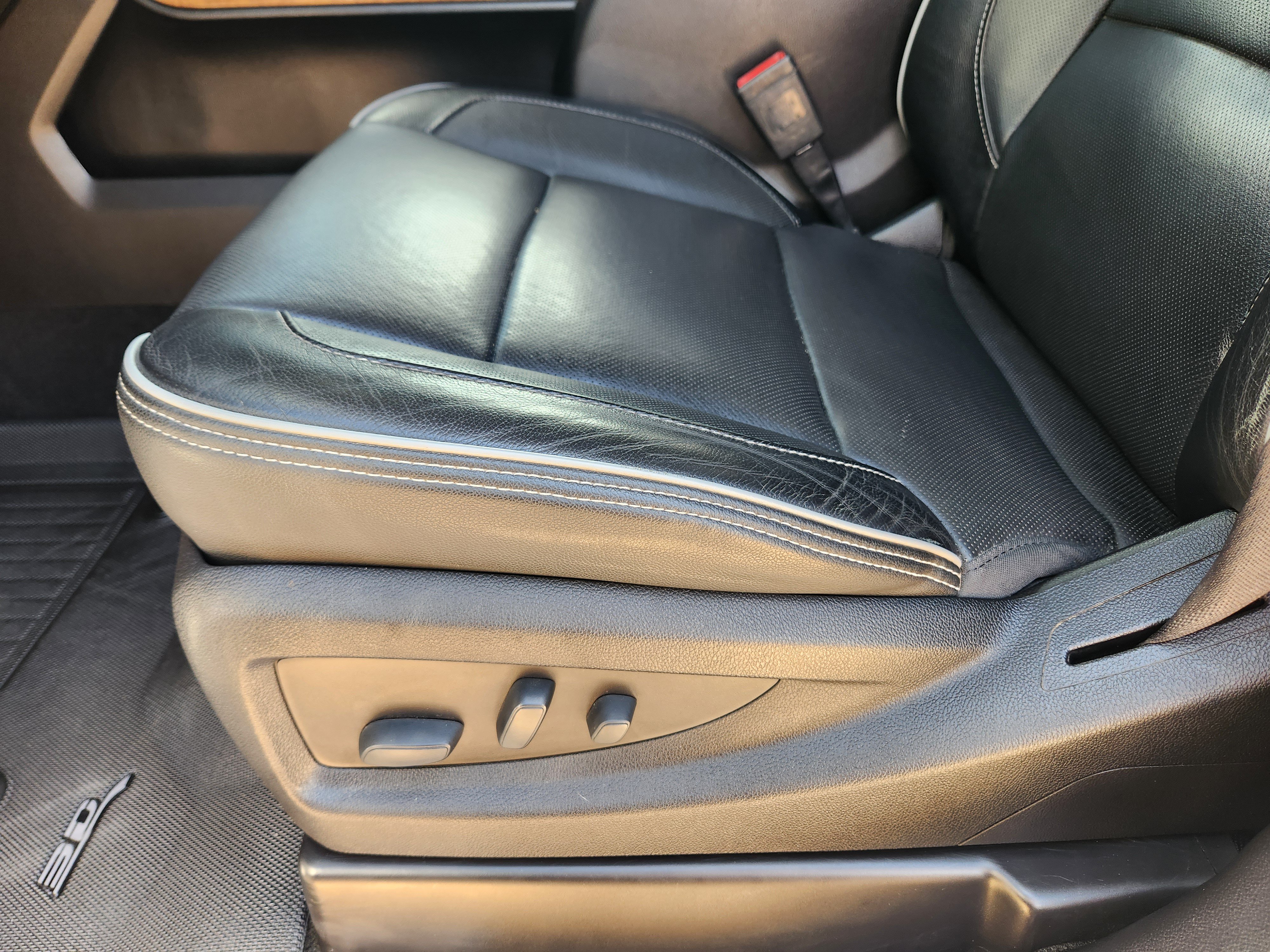 Used 2017 Chevrolet Silverado 3500 High Country w/ Duramax Plus Package AWD/4WD image 18