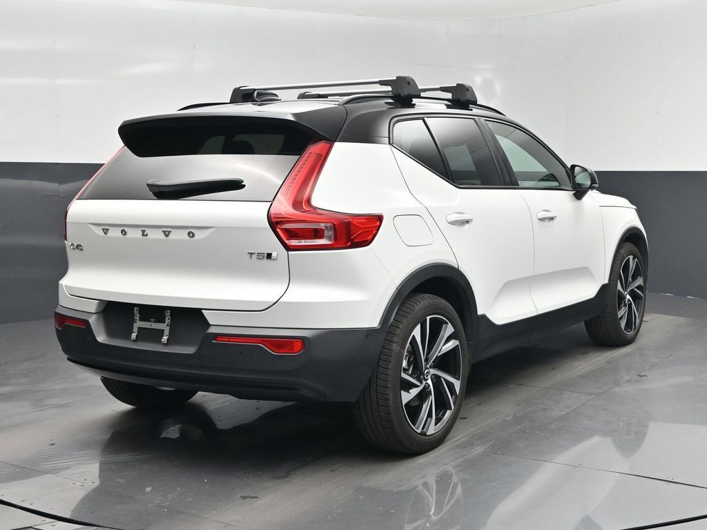 Used 2022 Volvo XC40 T5 R-Design AWD/4WD image 28