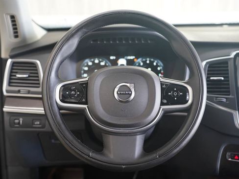 Used 2019 Volvo XC90 T6 Momentum w/ Protection Package Premier AWD/4WD image 12
