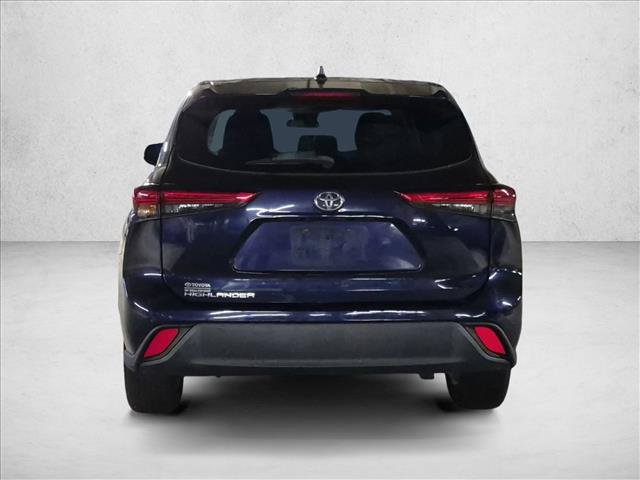 Used 2022 Toyota Highlander L FWD image 6