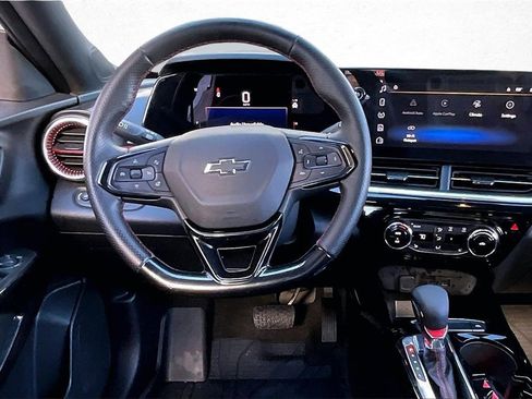 Used 2025 Chevrolet Trax RS w/ Driver Confidence Package image 9