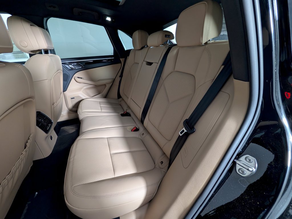 New 2026 Porsche Macan AWD/4WD image 24