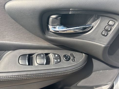 Used 2023 Nissan Murano SL image 16