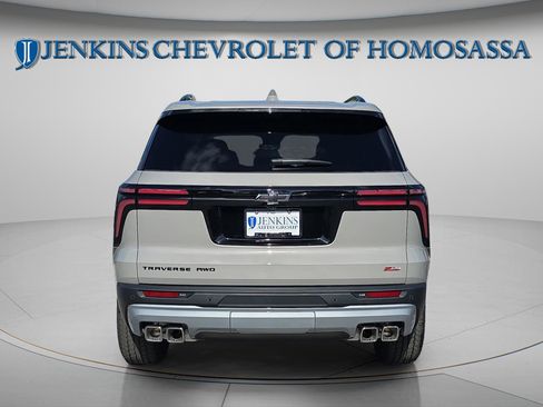 New 2026 Chevrolet Traverse Z71 w/ Driver Confidence Package image 6