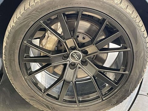 Used 2020 Audi Q8 Prestige w/ Prestige Package image 14