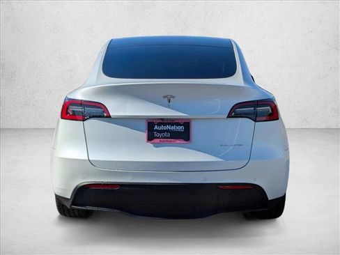 Used 2021 Tesla Model Y Long Range image 7