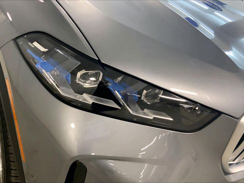 New 2026 BMW X5 xDrive40i w/ Climate Comfort Package image 13