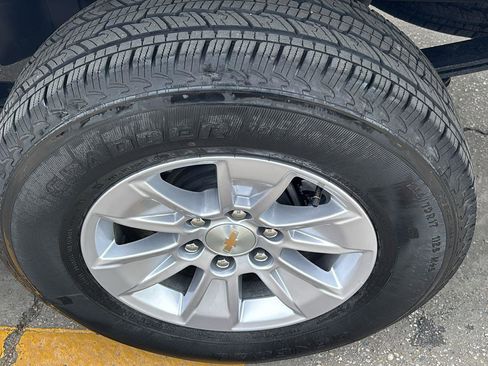 Certified 2025 Chevrolet Silverado 1500 W/T RWD image 12