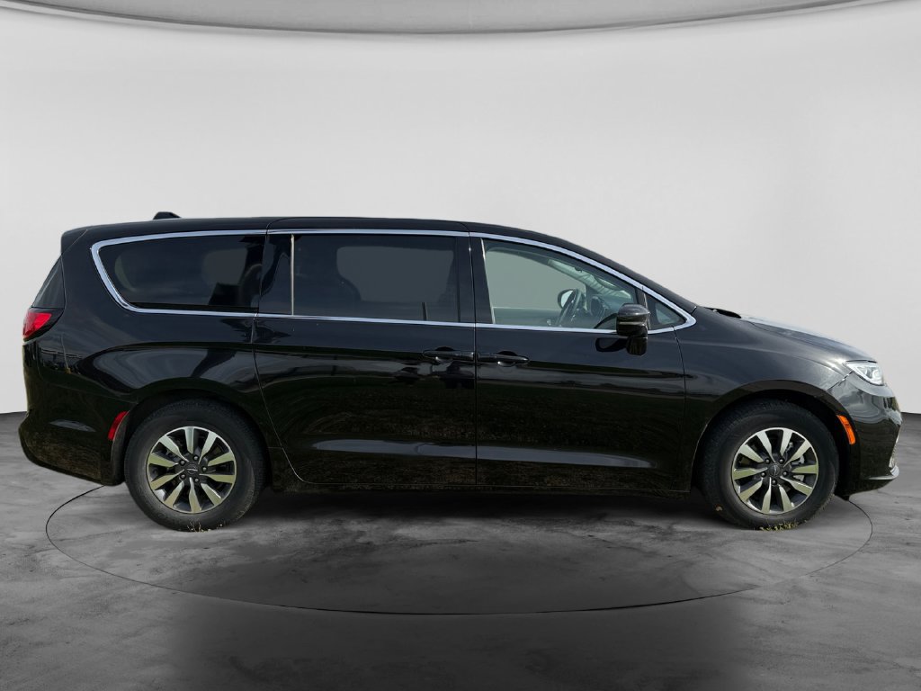 Used 2024 Chrysler Pacifica Limited FWD image 11