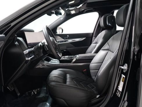 Used 2025 BMW 740i xDrive image 15
