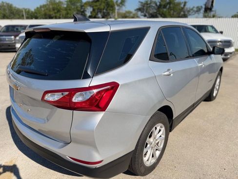Used 2019 Chevrolet Equinox LS FWD image 5