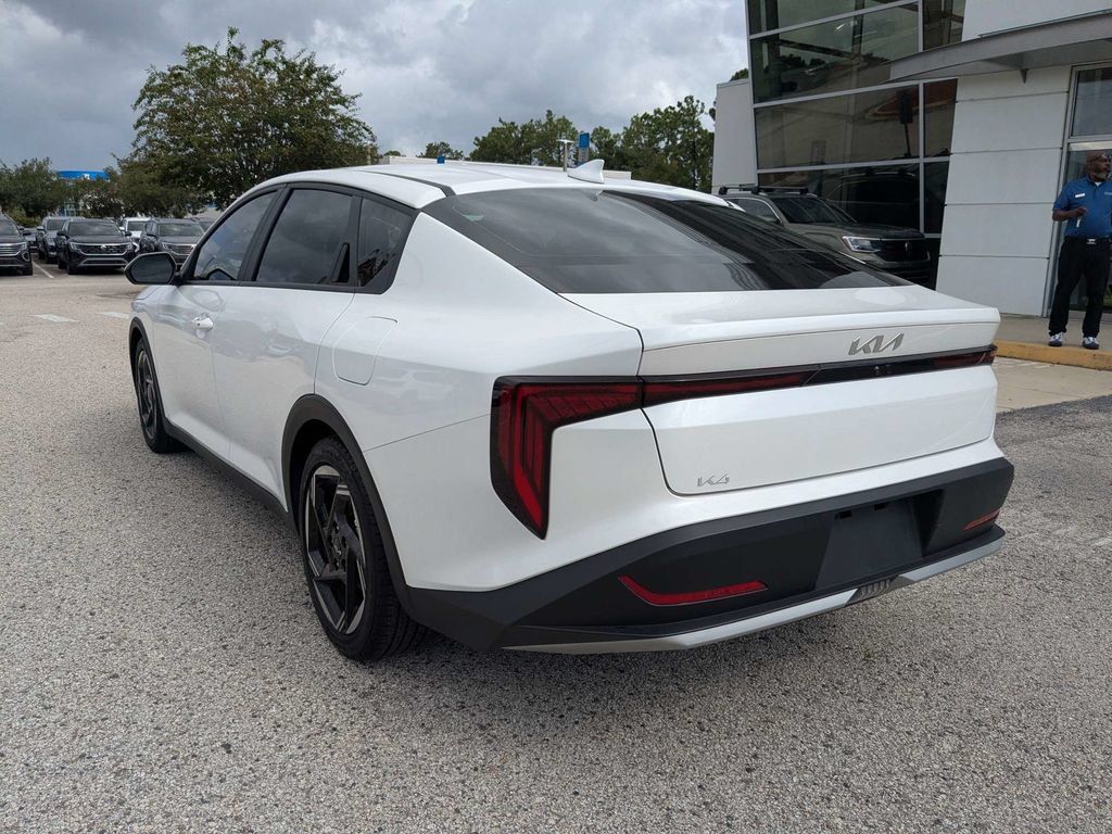 Used 2025 Kia K4 EX FWD image 4