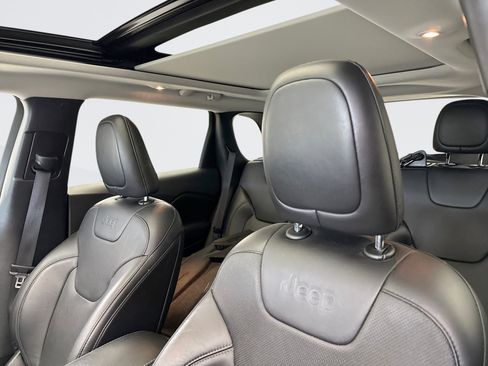 Used 2020 Jeep Cherokee Limited AWD/4WD image 10