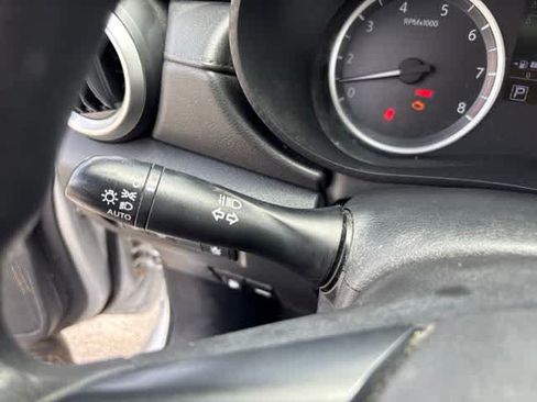 Used 2020 Nissan Versa S FWD image 16