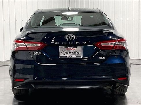 Used 2019 Toyota Camry XLE image 4