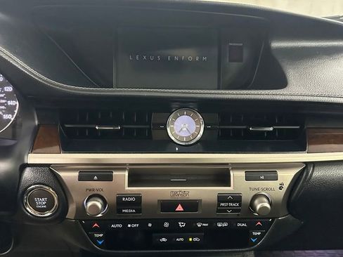 Used 2013 Lexus ES 350 image 19