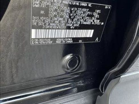 Used 2014 Toyota RAV4 XLE AWD/4WD image 22