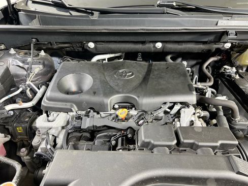 Used 2021 Toyota RAV4 XLE Premium image 29