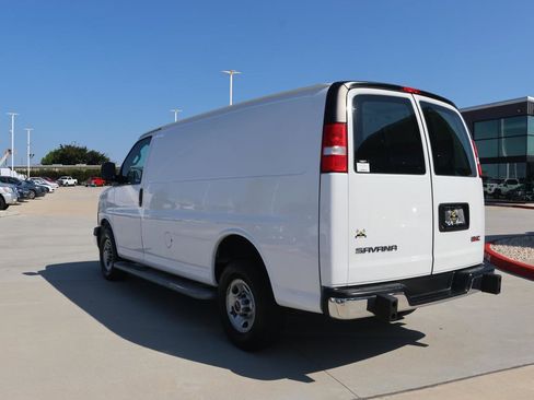 Used 2023 GMC Savana 2500 w/ Driver Convenience Package image 3
