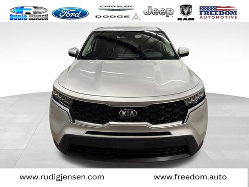 Used 2021 Kia Sorento LX image 8