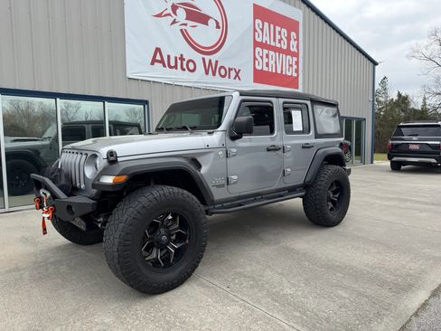 Used 2019 Jeep Wrangler Unlimited Sport image 23