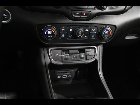 Used 2024 GMC Terrain AT4 AWD/4WD image 14