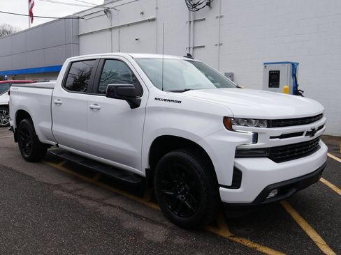 Used 2022 Chevrolet Silverado 1500 RST w/ LPO, Blackout Package image 2